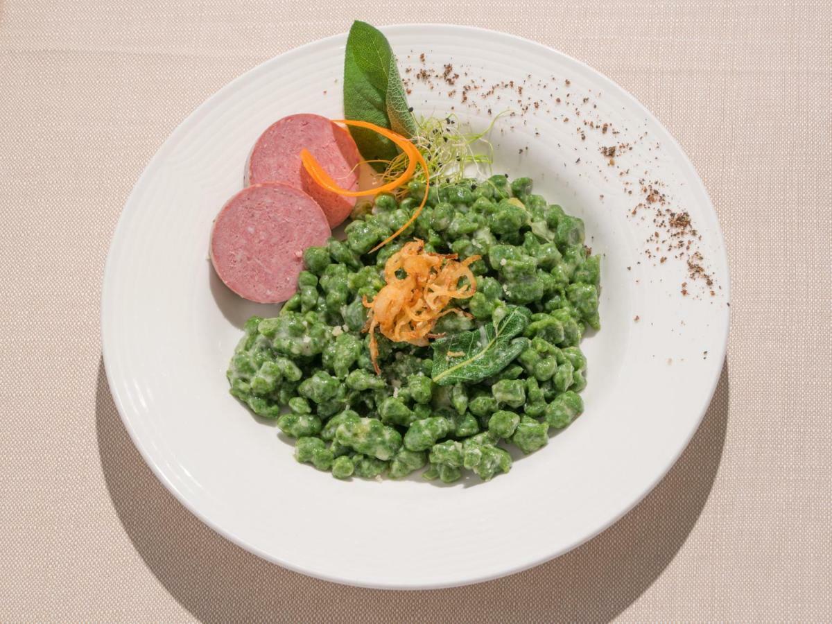中央酒店 波斯基亚沃 外观 照片
